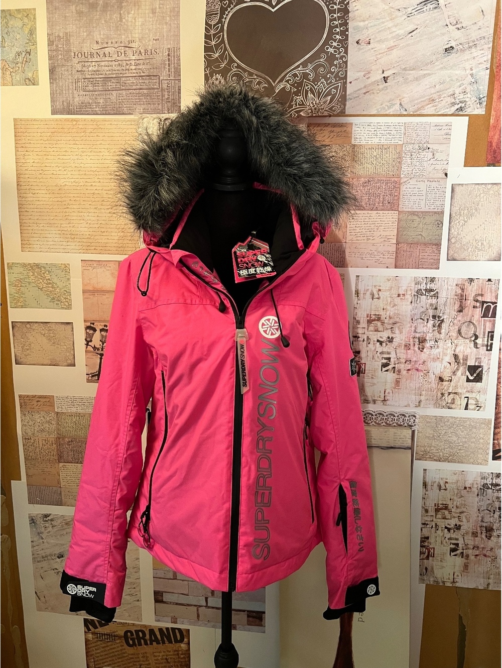 New Hot Pink Superdry Snow Mountain Ski Snowboard Womens size US 8 Jacket